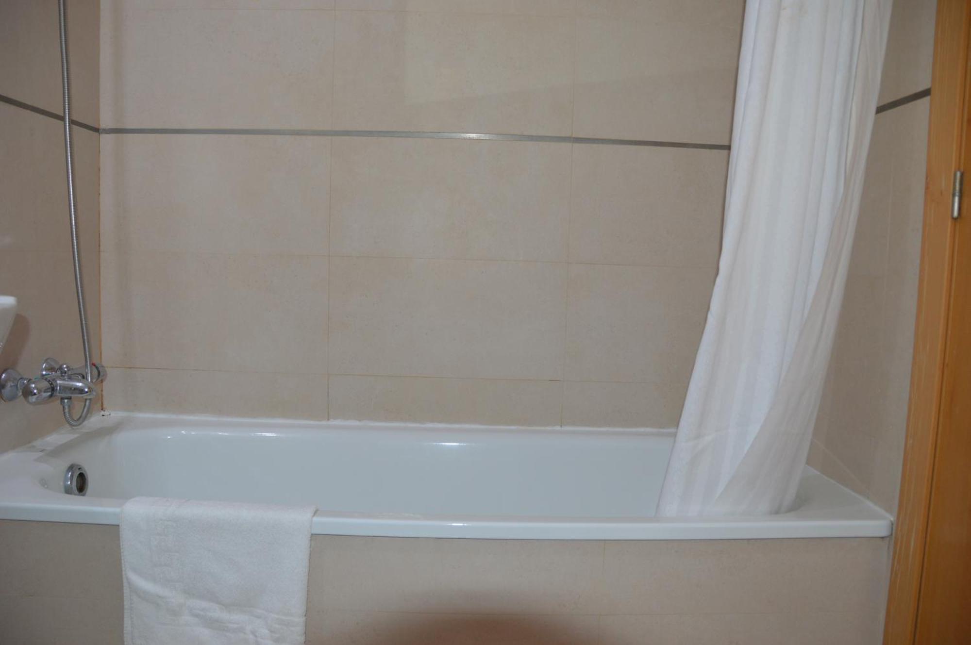 D'Oboe Marlovi Apt With Pool เบนิดอร์ม ภายนอก รูปภาพ
